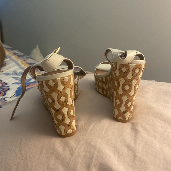 ANTHROPOLOGIE White Leather Open Toe Platform Wedge, Size 8 - Picture 7 of 9